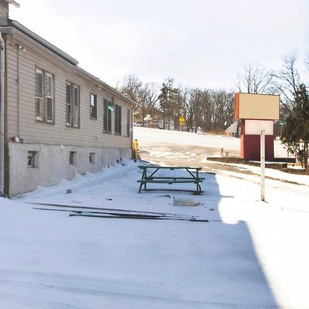 Oyo Hotel Wilkes-Barre East Exterior photo
